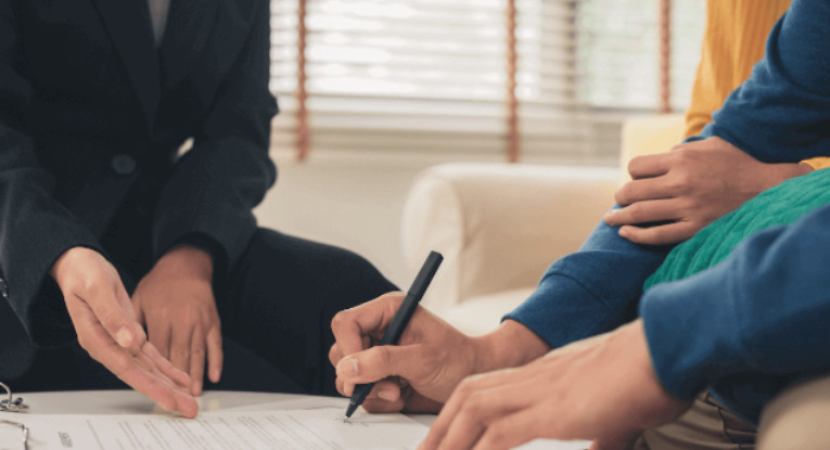 ¿Cuál es la diferencia entre créditos y préstamos?