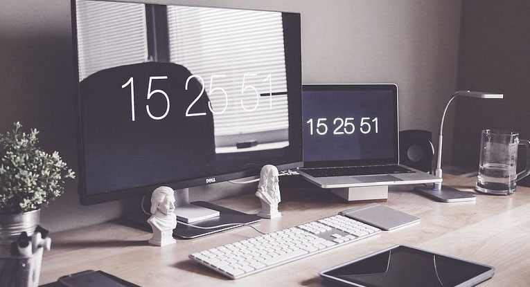 Por qué muchos empleados acaban trabajando más horas desde casa que en su empresa