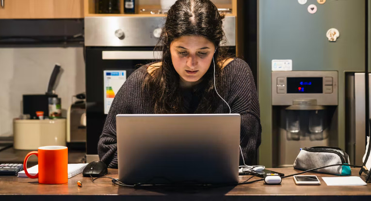 Las dinámicas del teletrabajo: entre la productividad laboral y la vida personal