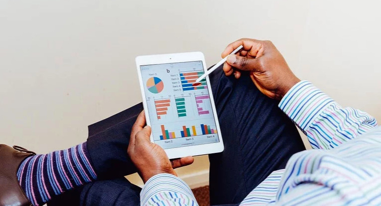 Factores internos, factores externos. Lo que influye en la actividad empresarial