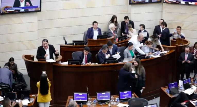 En Colombia se aprobó la reforma tributaria con la que Petro aseguró que "se reducirá desigualdad"