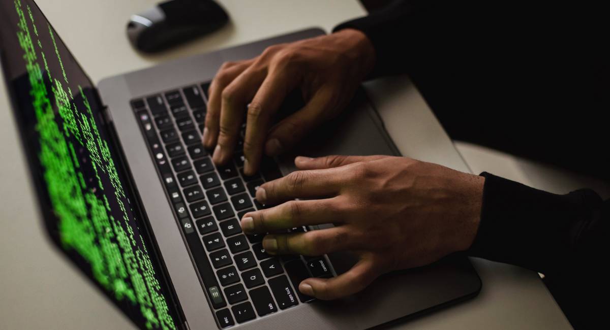 El Impacto del Fraude en la Reputación Corporativa: Gestión de Crisis y Mitigación de Daños