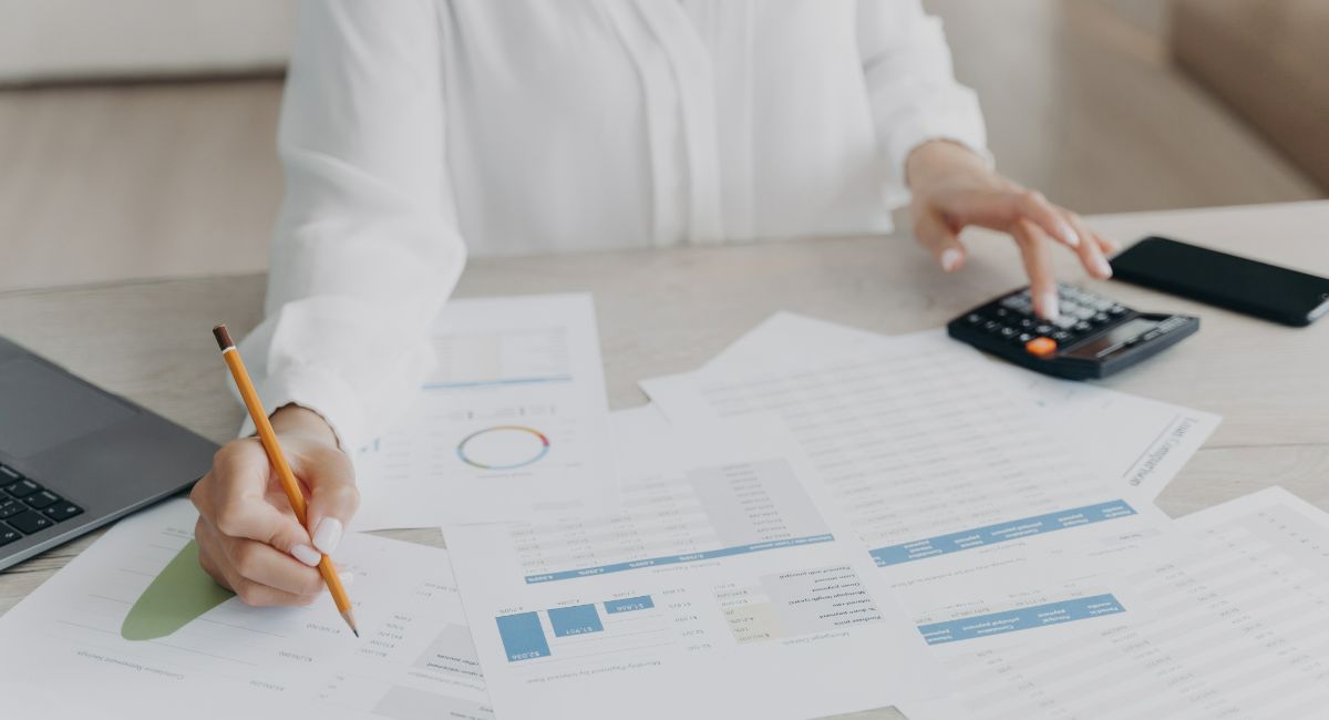 Qué hacer cuando el cálculo del impuesto ICA y ReteICA no se ajusta con lo definido en el Anexo 1.0 de la Resolución 165 de 2023?