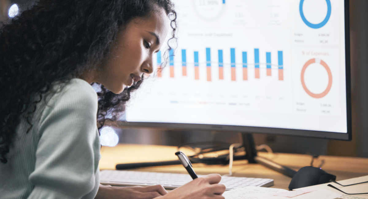 Combatir las bajas de clientes con datos y análisis de ventas